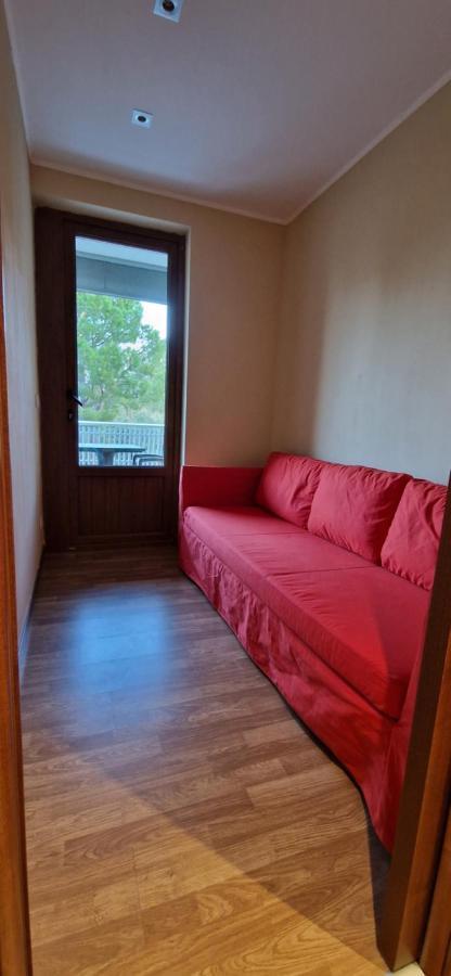 1-Zimmer Appartment In Aprilia Marittima Mit Gemeinschaftspool Exterior foto